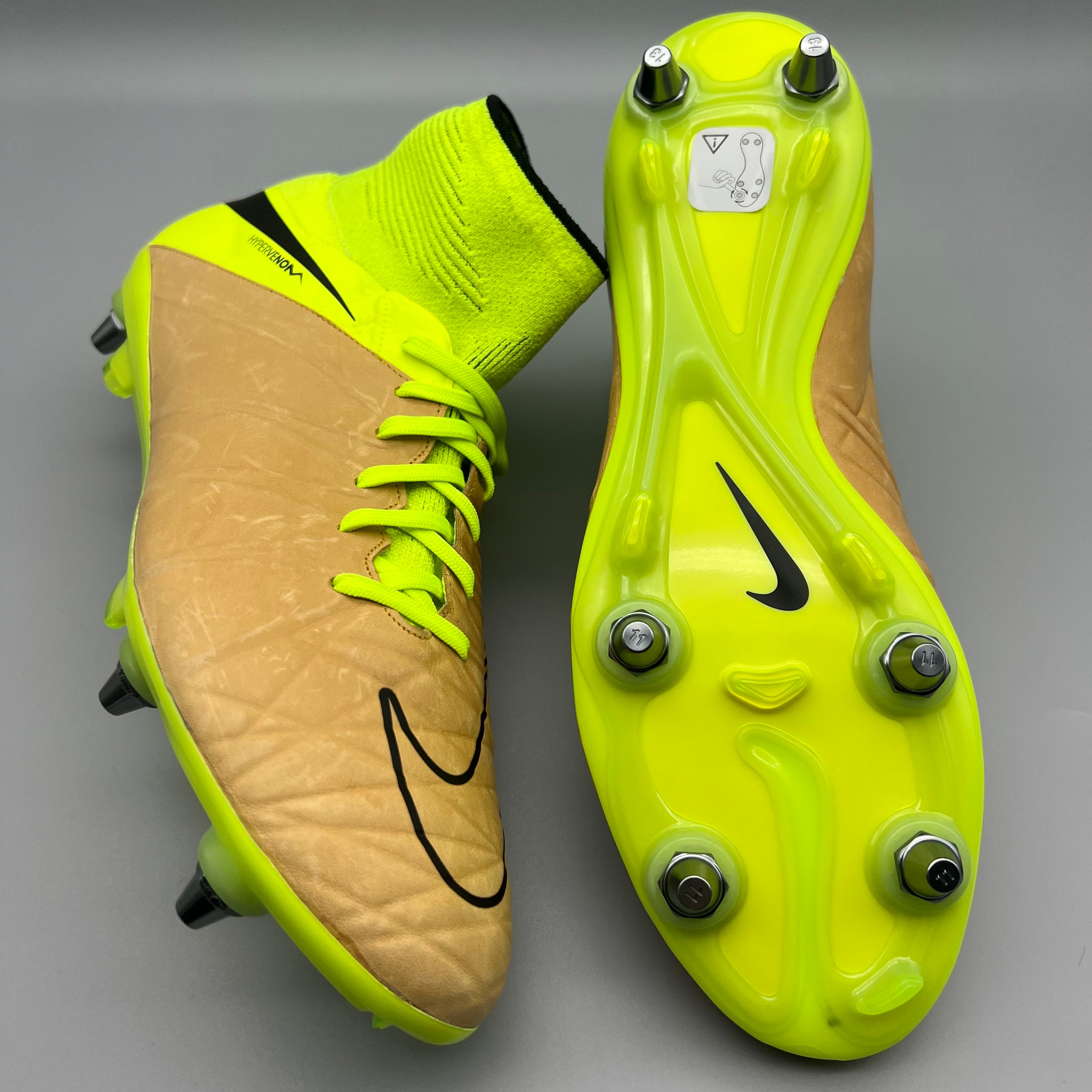 Nike soccer 2024 hypervenom 2